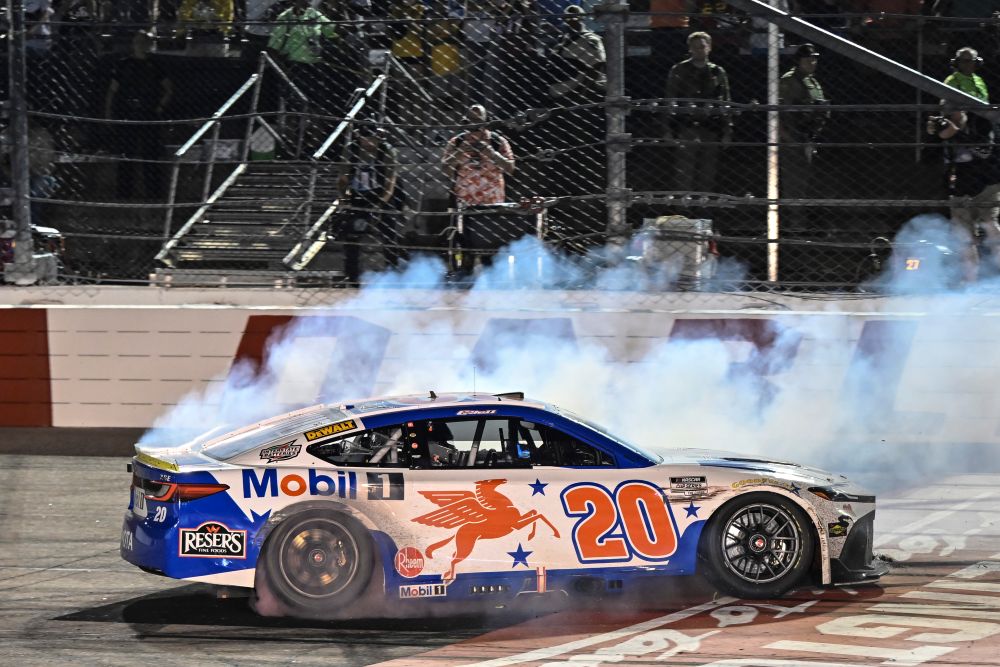 2025 1:24 Denny Hamlin No. 11 King's Hawaiian Soft Pretzel Bites
